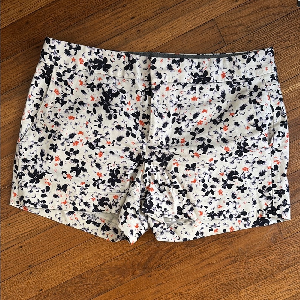 Banana Republic Floral Print Women's Shorts (size 6)
